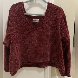 Cropped Urban Outfitters maroon sweater (medium)